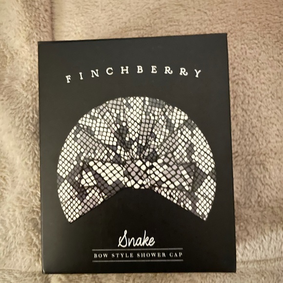 NIB Finchberry Snake Shower Wrap - Picture 1 of 2